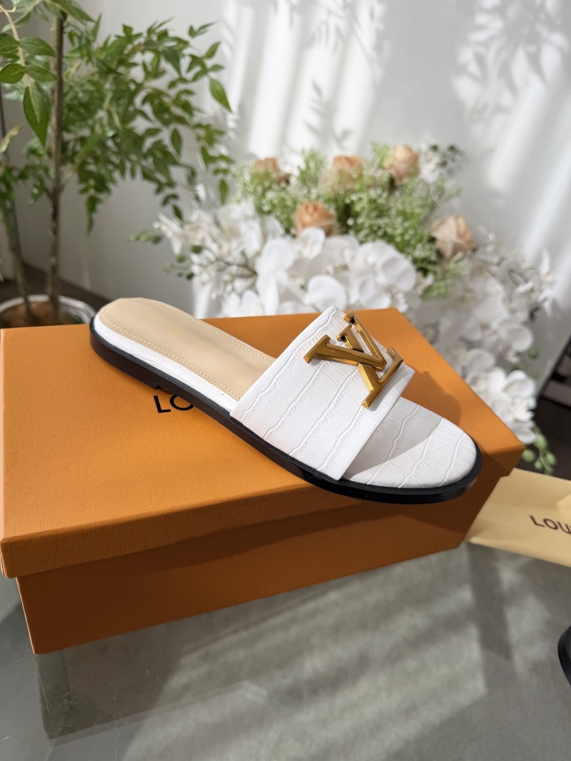 l0vis Vvtt0n slippers